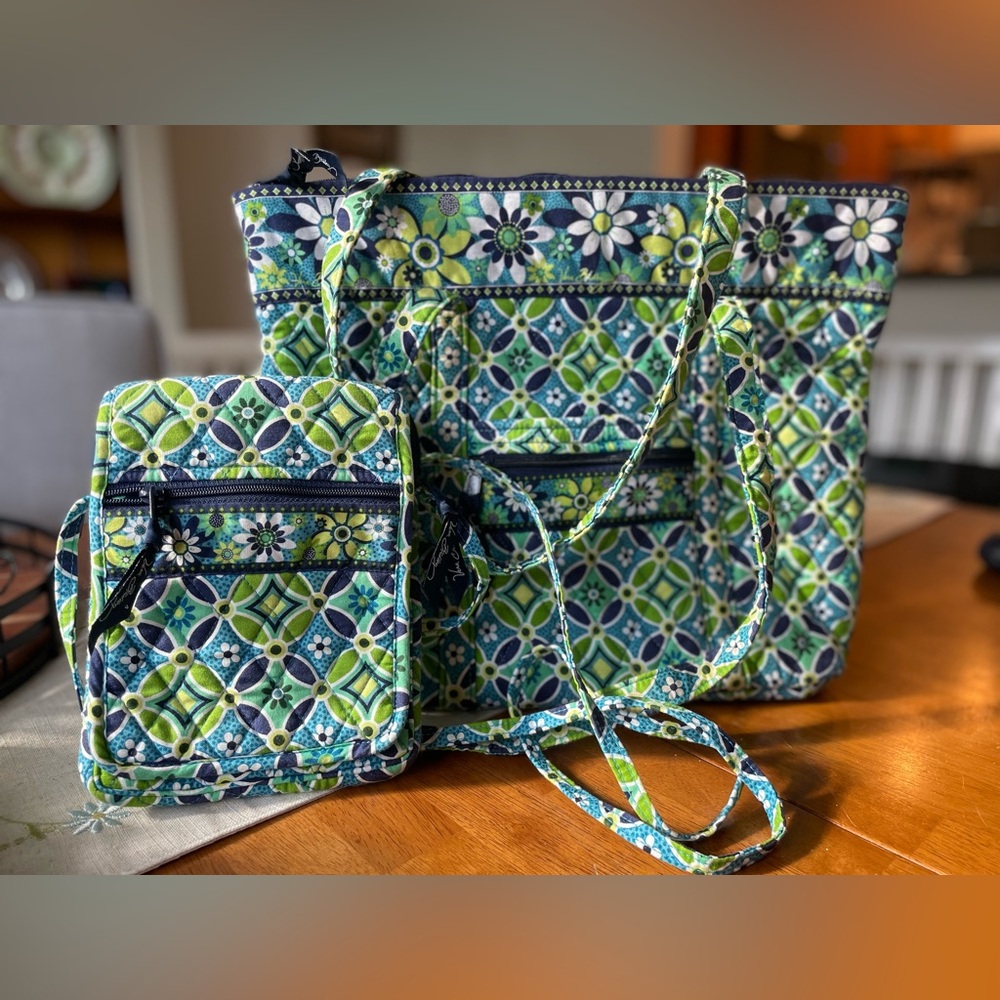 Vera Bradley Daisy Daisy Tote & Hipster Set
